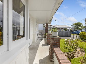 Spacious, Modernised Character Home in St Clair