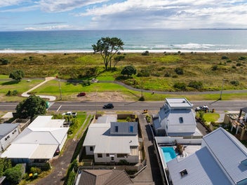 Water Views on Papamoa Beach Road
