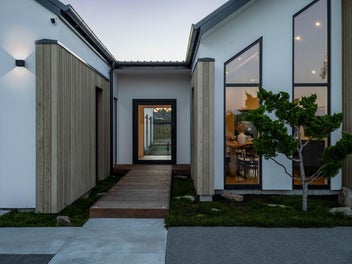 Roll up to luxury on Judd Lane