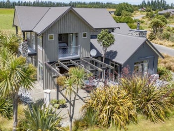 Relax, Entertain, and Live the Resort Life