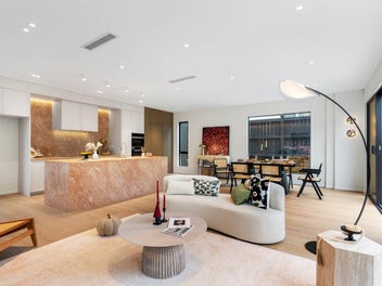 EXPERIENCE THE ESSENCE OF LONG BAY