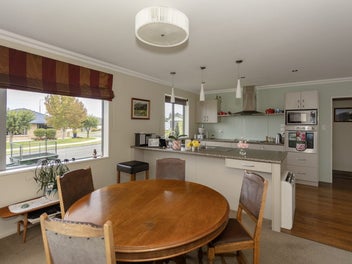 PRESTIGIOUS ELEVATED FAMILY LIVING