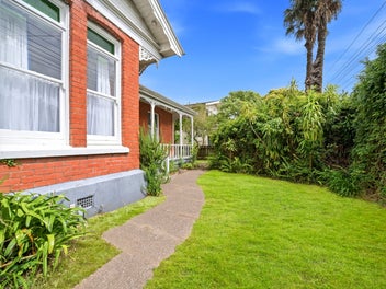 Northcote Point’s Premier Estate 96 & 96A Queen St
