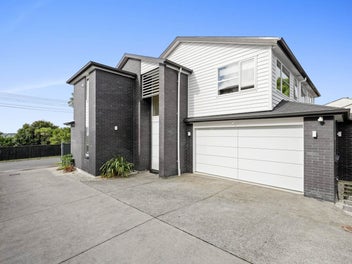 The Ultimate Luxury Living - Must Sell!