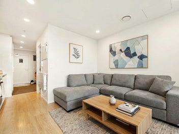 Oversea Vendor Says Sell!