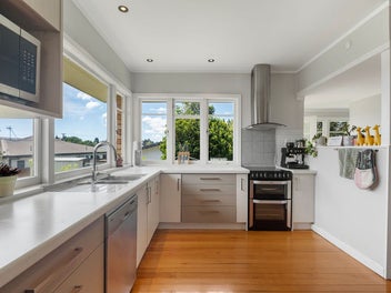 Move in Ready, Motivated Owners