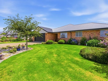 Modern living with beautiful surrounds