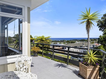 SETTLE IN AND SOAK UP THE VIEWS