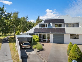 Positioned for Lifestyle and Convenience!