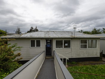 Image 1 of 32