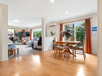 Great Location in Cambridge East!