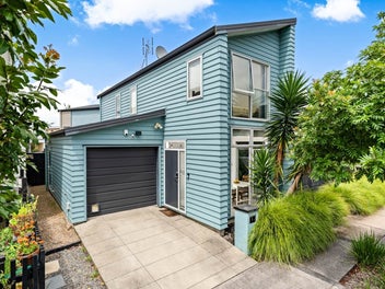 A Rare Find in Hobsonville