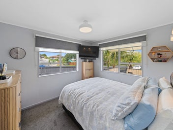 Serenity Meets Convenience in Clover Park.