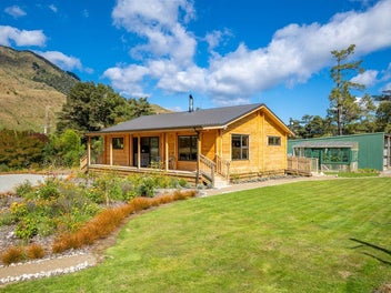 Peaceful, productive and private lifestyle