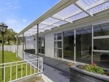 Big House, Big Garage, Big Section !