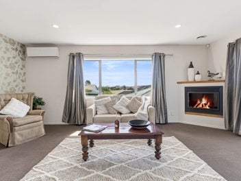 Move-in Ready – Motivated Vendor Says Sell!