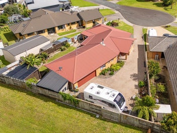 EASY & PRIVATE DRESS-CIRCLE LIVING