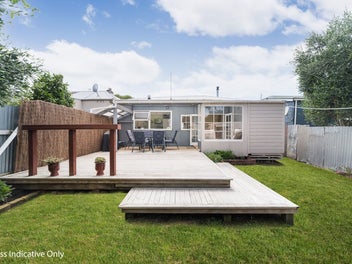 Your First Home in Central Palmy!