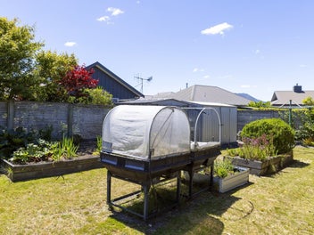 Immaculate presentation, exceptional floor plan