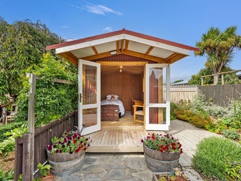 Old Cromwell Gem, Must Be Sold