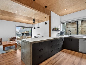 Premium Family Home in Pukerua Bay