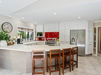 Private, Family Oasis in Prime Central Location