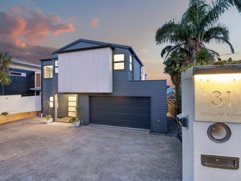 Luxury Coastal Masterpiece and Panoramic Sea Views