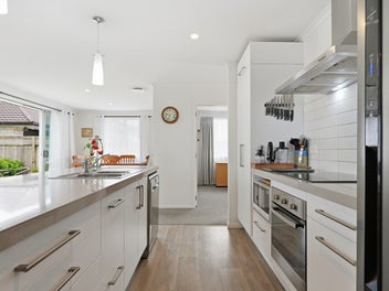 Easy retirement living, freehold title