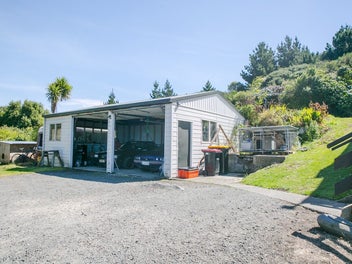 A PRIVATE OASIS IN TOWN