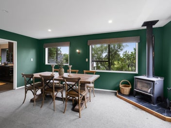 Family Haven with Private Bush Escape...