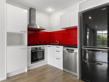 Modern Living in Central Browns Bay