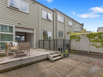 Overseas Vendors say SELL!