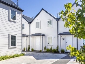 Motivated Vendors! Brooksfield Heritage build