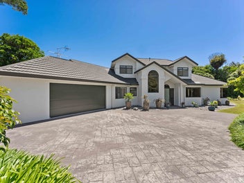 Premium Family Living In Sought-after Waikanae