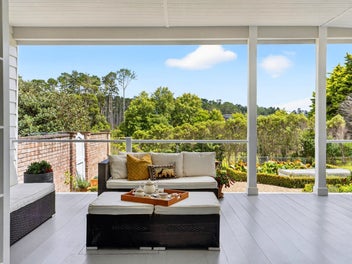 Welcome home to country and character