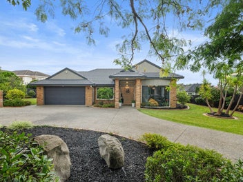 EXECUTIVE RESIDENCE WITH GRANNY FLAT