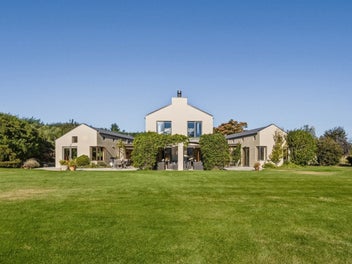 Peace and privacy on Atherton Place