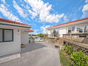 Macleans, 885m² with Services, Two Dwellings