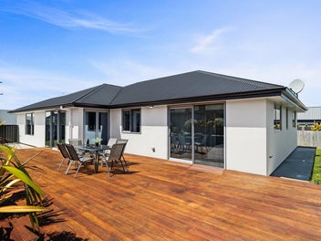 Easy-Care Living with Sun & Style