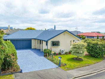 Welcome Home to Alpine Close