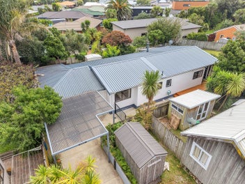 Life’s better by the coast!