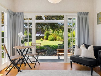 Bayswater Point-end opportunity - Final Weekend