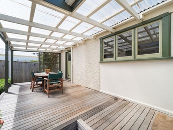 Terrace End, Comfortable & Convenient!