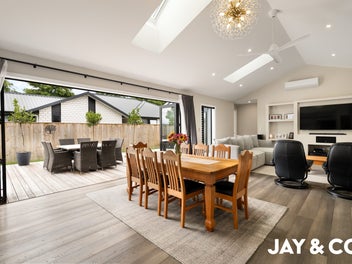 Clevedon Is Calling!