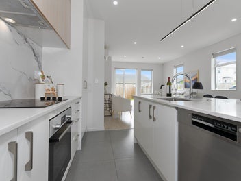 Freestanding 4 Bed Living in Central Avondale