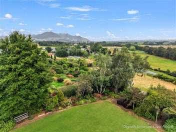Family Home with Breathtaking Views