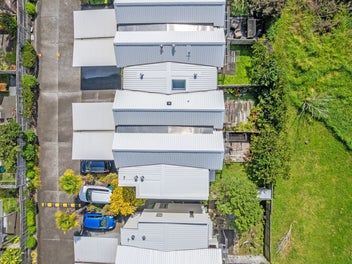 Nature-Wrapped Townhouse Living/pet friendly