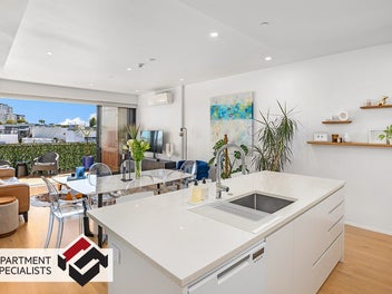 Pet-Friendly Living, Ponsonby at Your Feet!