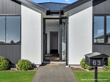 Easy Living, Exceptional Location