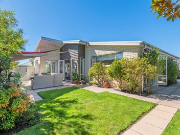 A RARE OPORTUNITY AWAITS